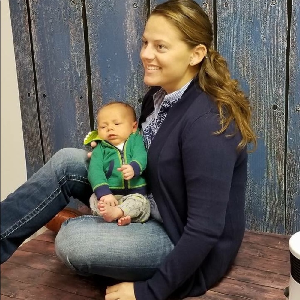 Meet your Posher, Cortney